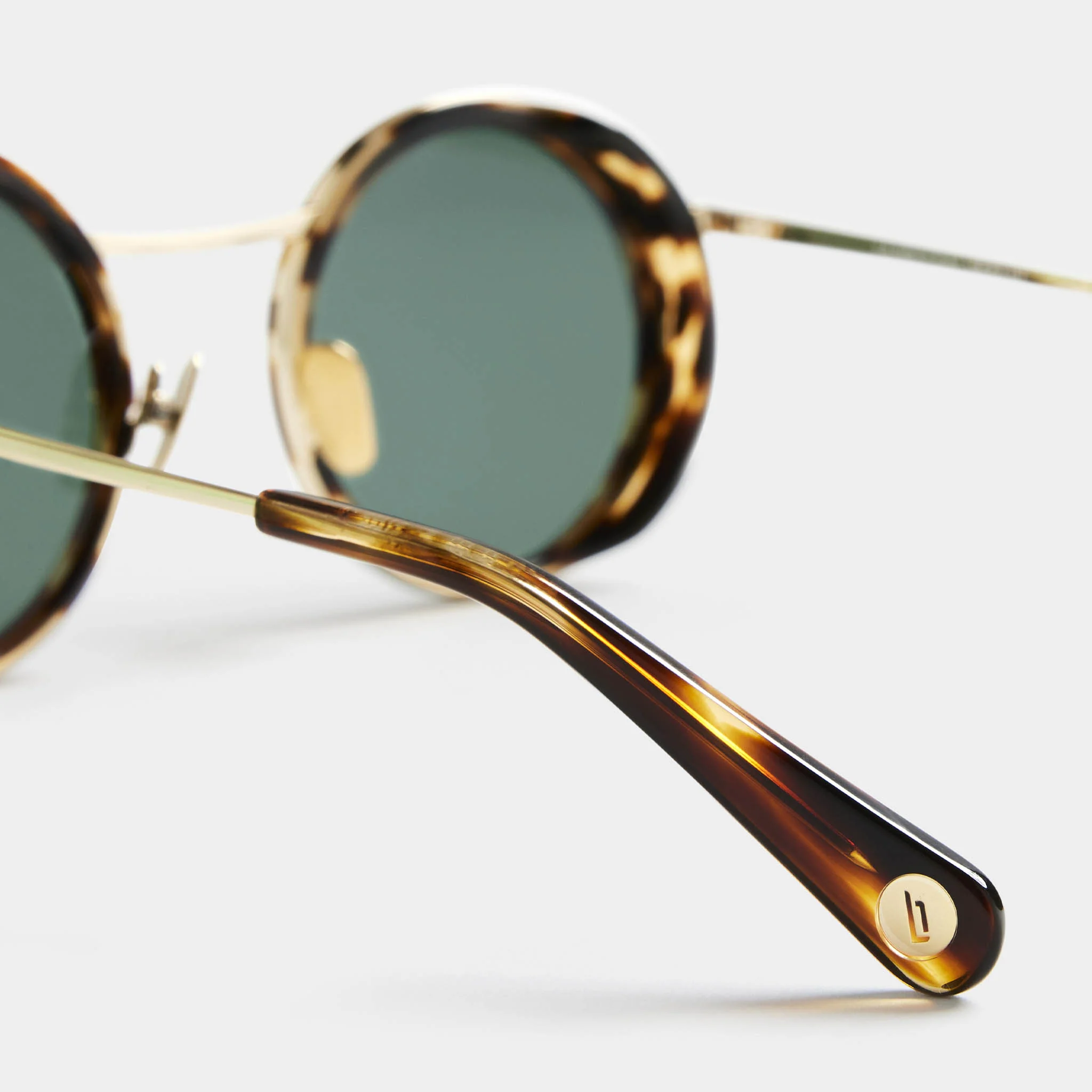 Chillwave – Brushed Gold Tortoise / Green - Image 6