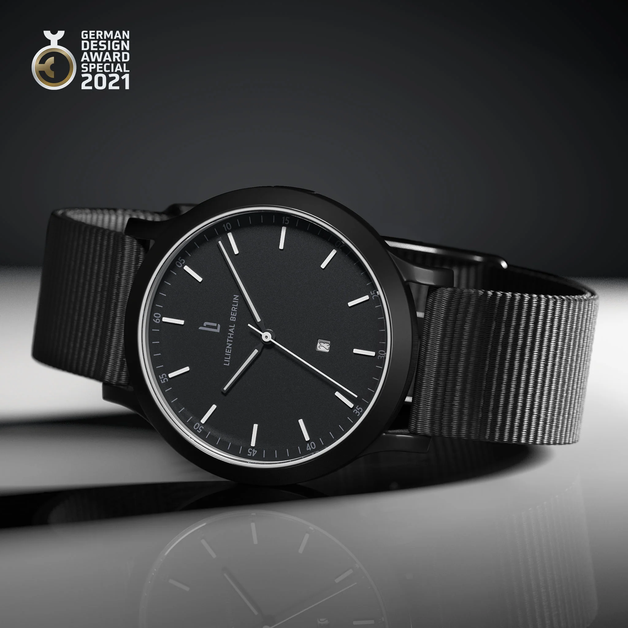 Huxley – Black White - Image 3