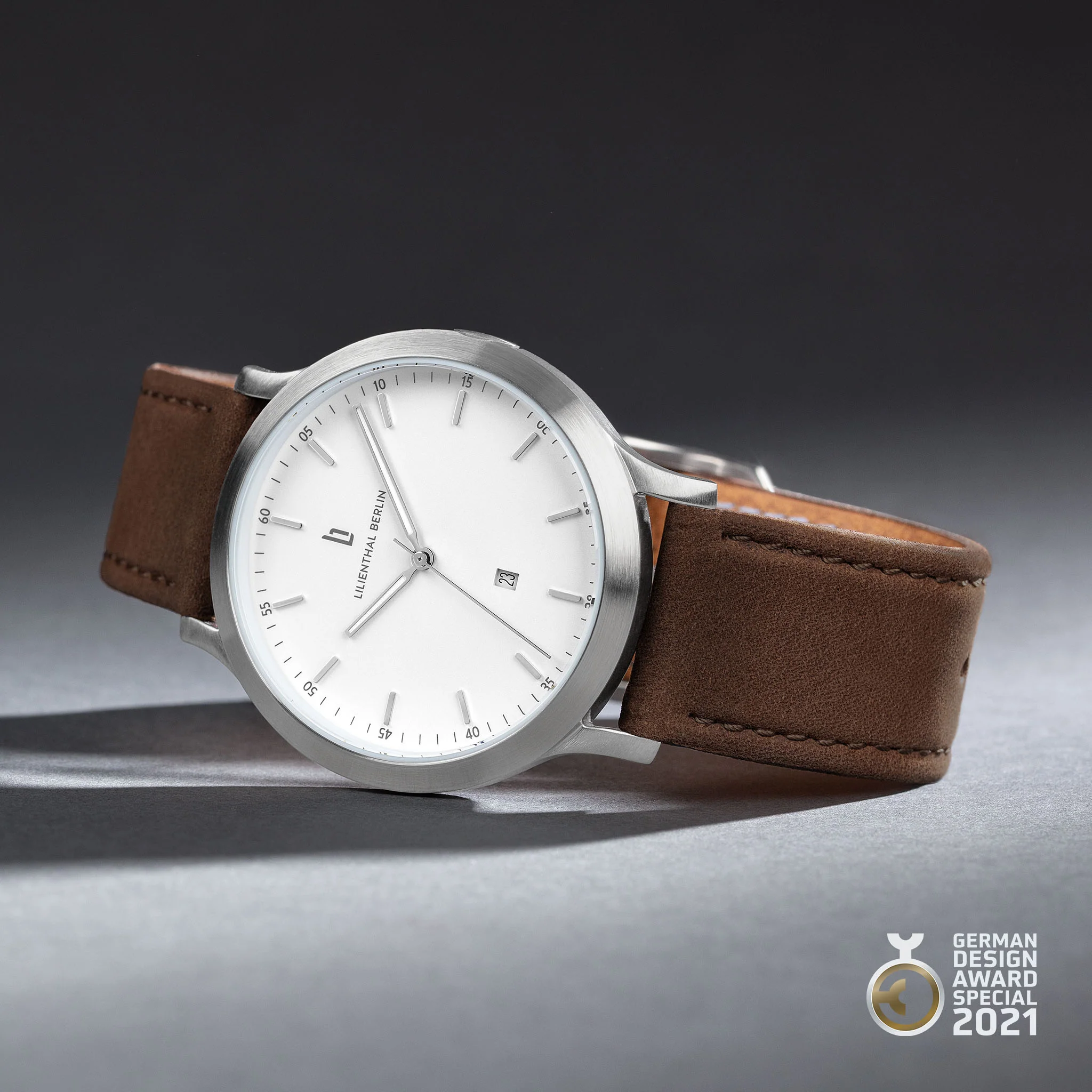 Huxley – Silver White - Image 3