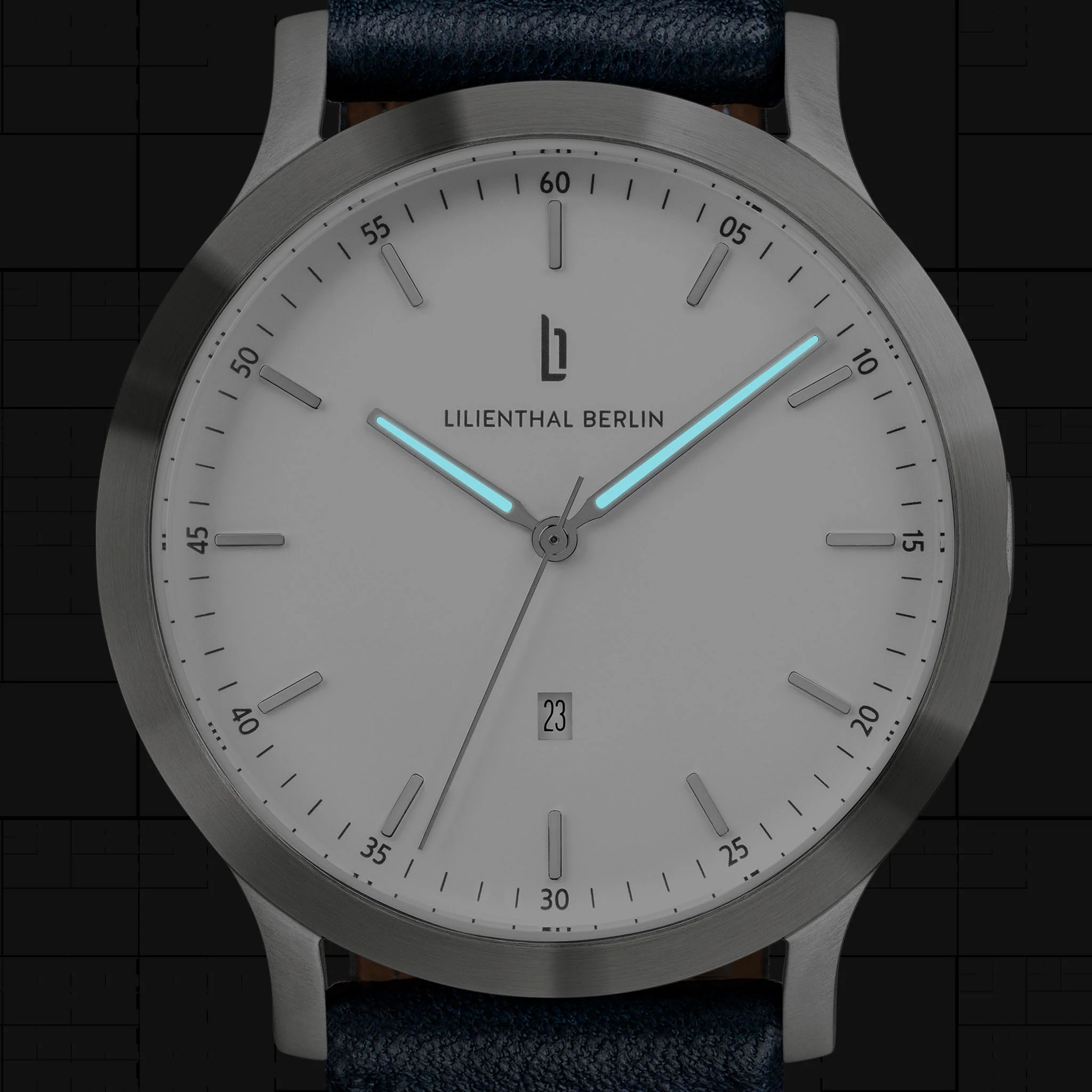 Huxley – Silver White - Image 7