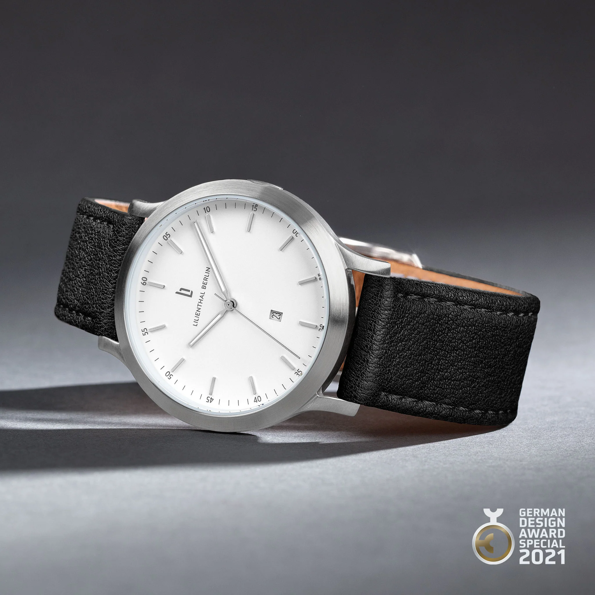 Huxley – Silver White - Image 3
