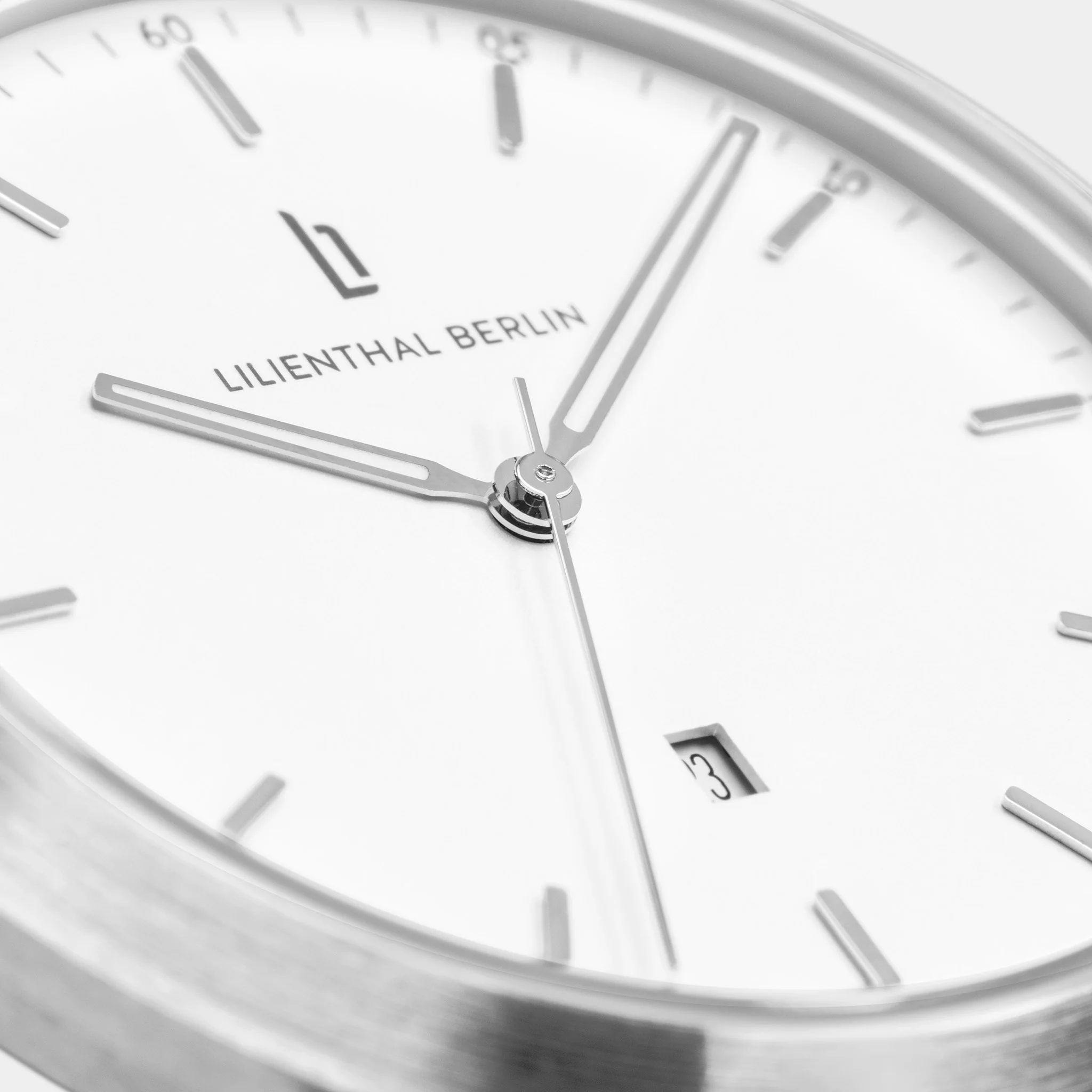 Huxley – Silver White - Image 4