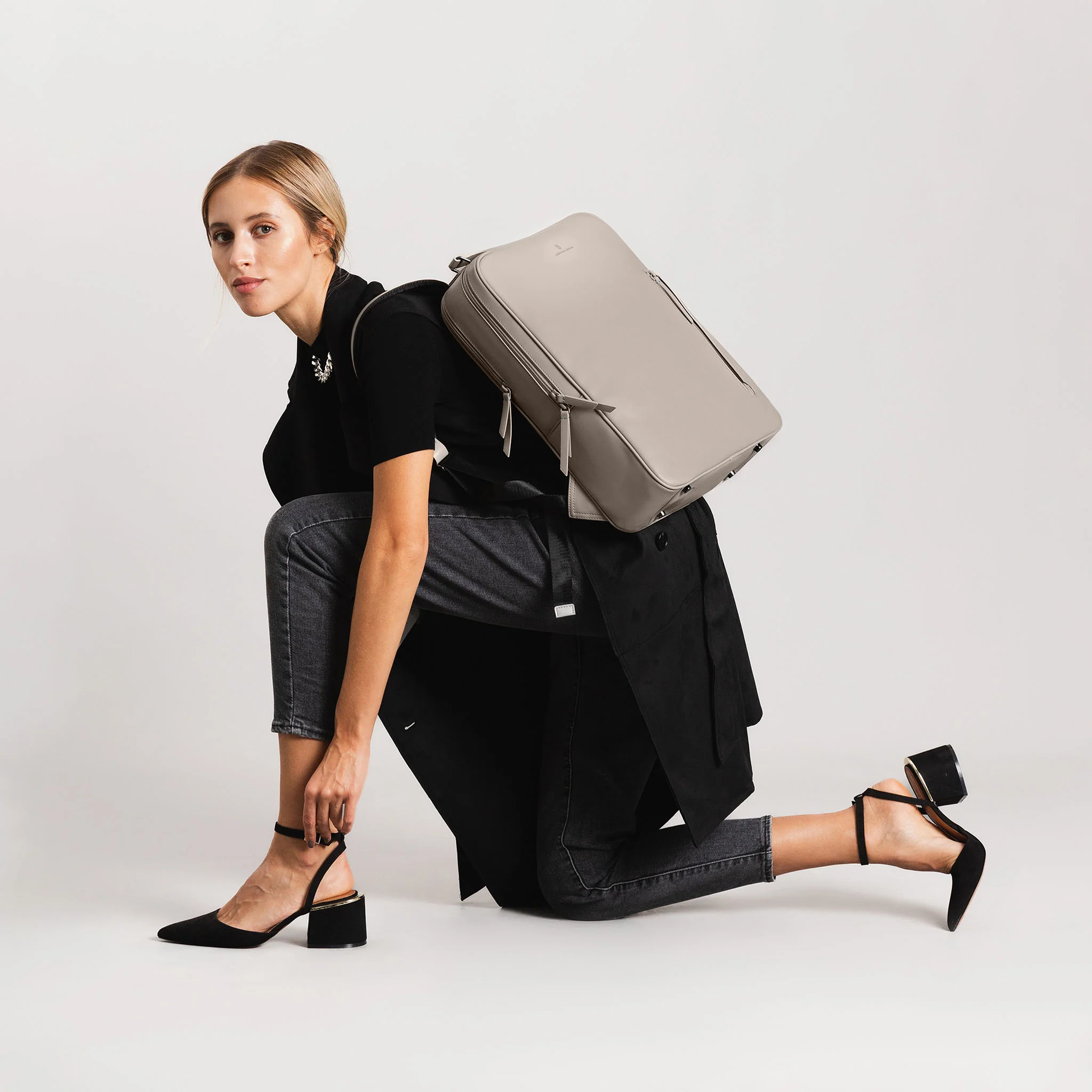 Virtuoso Minimalist Backpack – Light Gray - Image 4